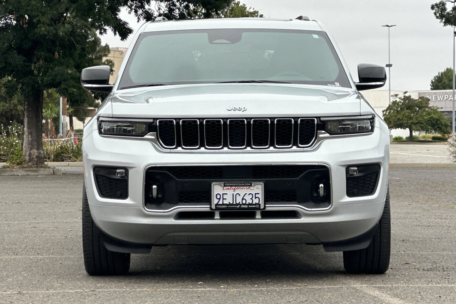 Used 2023 Jeep Grand Cherokee L Overland RWD image 8