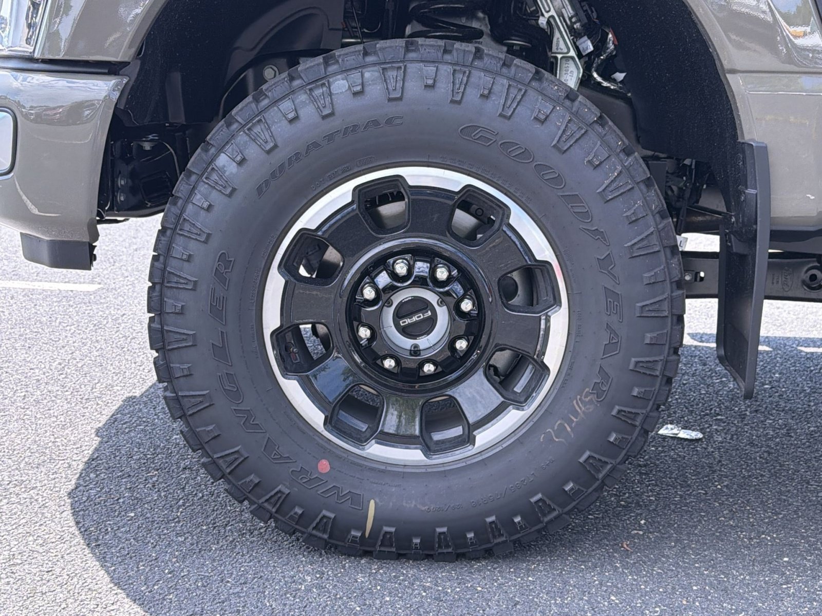 New 2026 Ford F350 Platinum w/ Platinum Plus Package AWD/4WD image 17