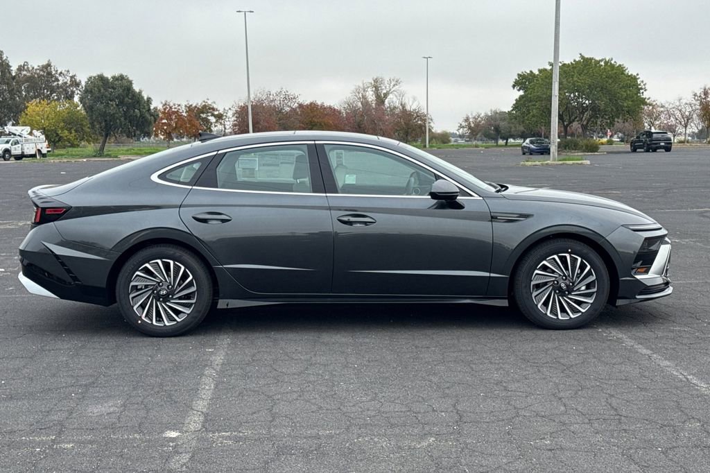 New 2026 Hyundai Sonata SEL image 3