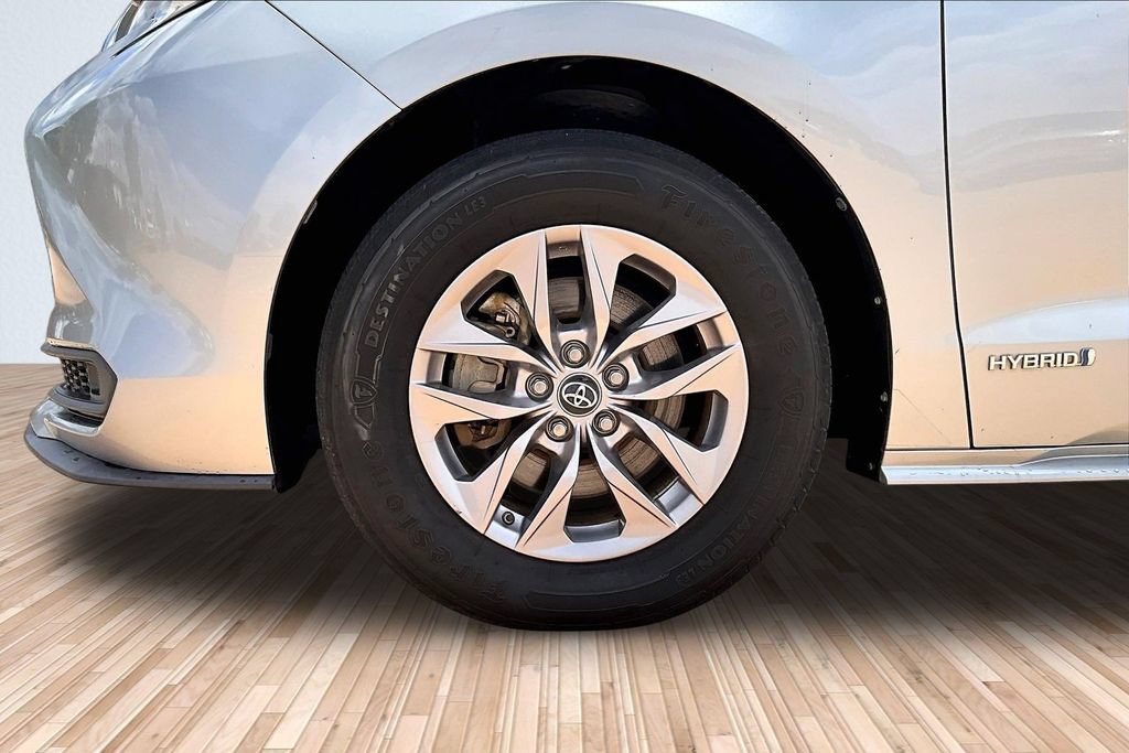 Used 2021 Toyota Sienna LE FWD image 8