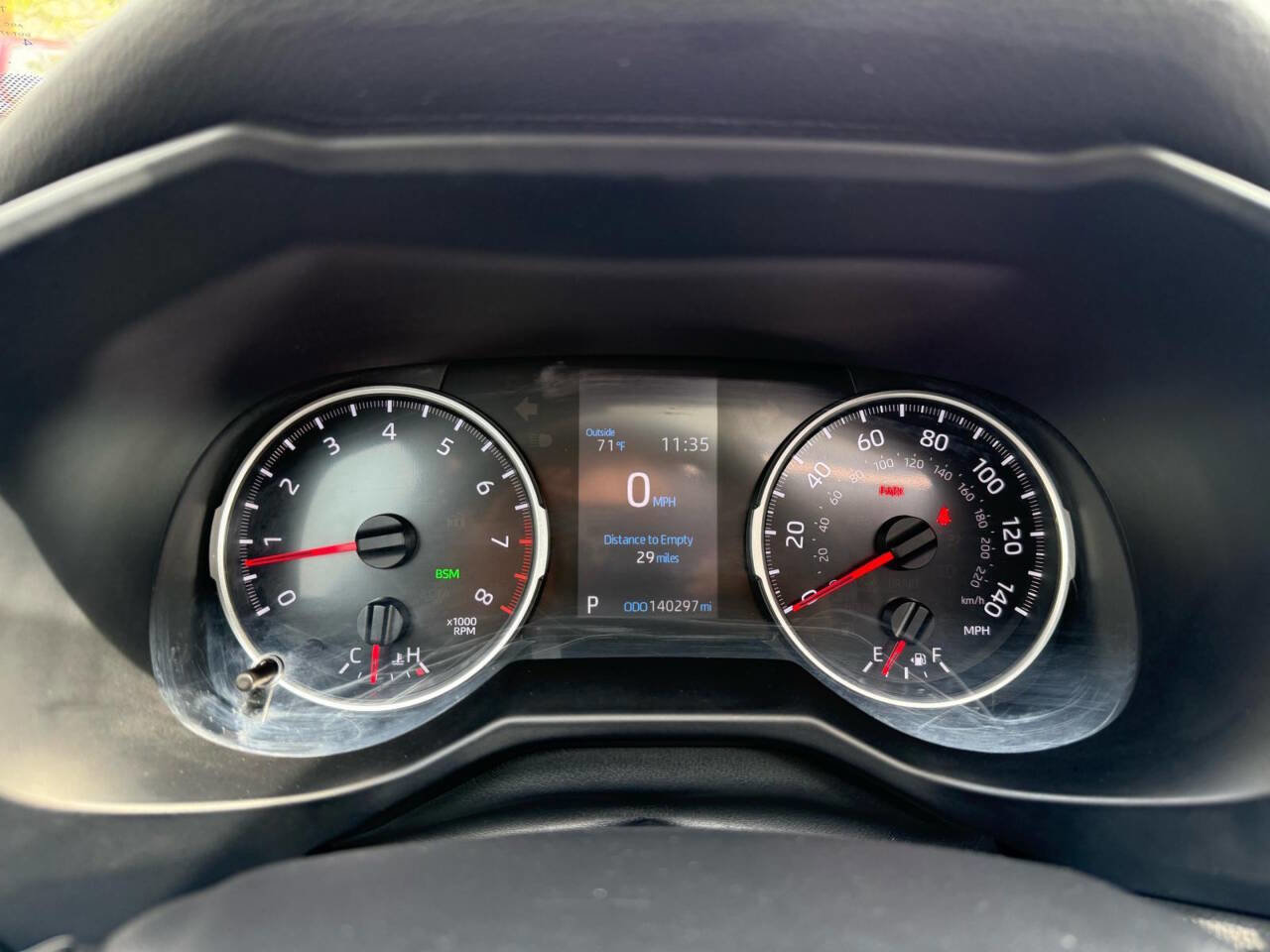 Used 2021 Toyota RAV4 XLE Premium image 23
