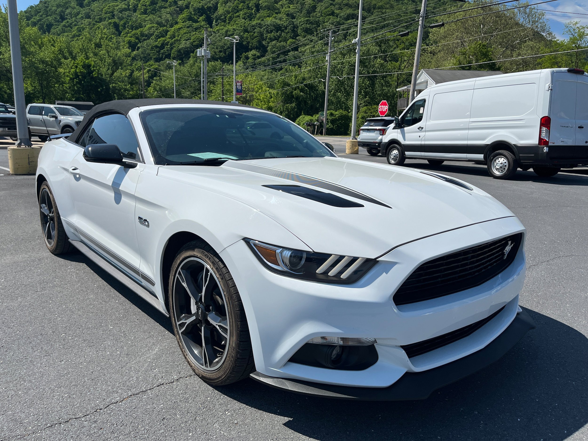 Used 2017 Ford Mustang GT Premium w/ Equipment Group 401A RWD image 3