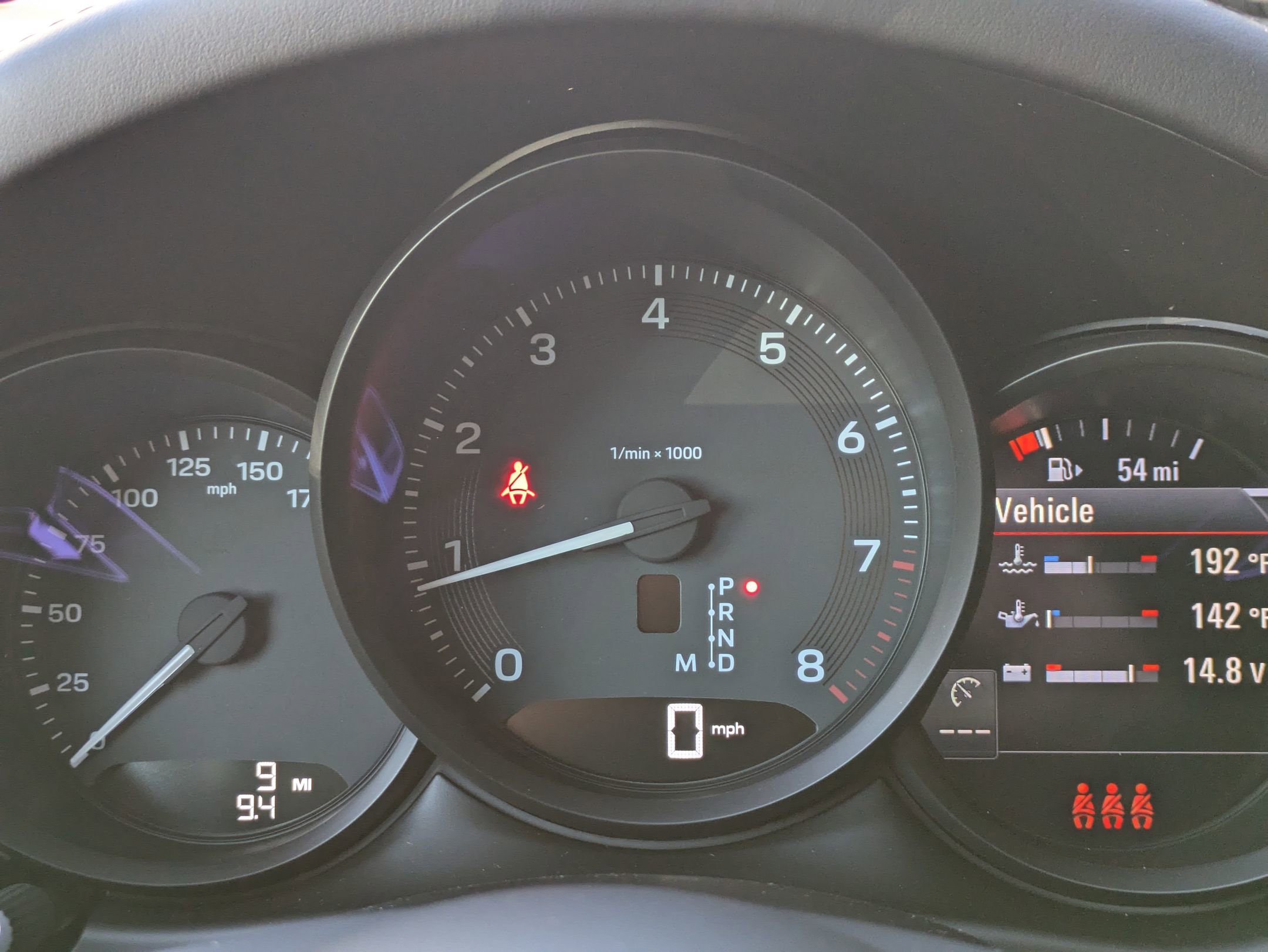 Certified 2025 Porsche Macan image 14