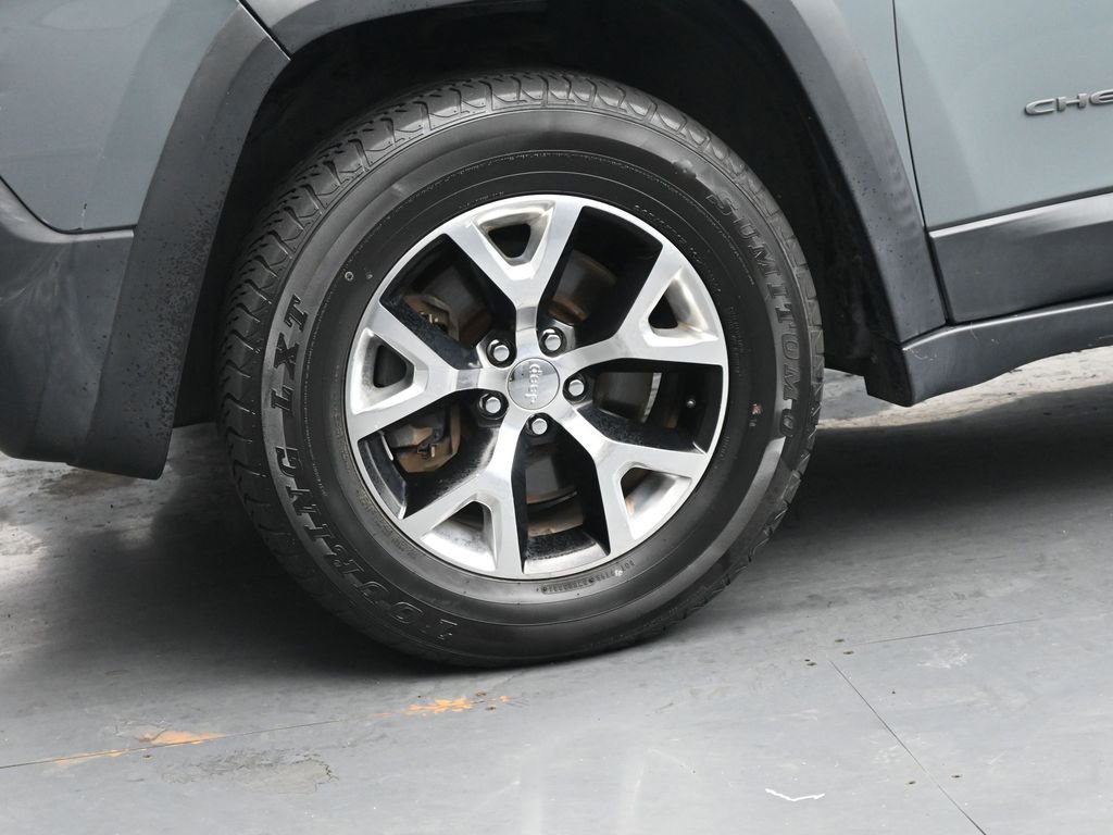 Used 2014 Jeep Cherokee Trailhawk w/ Comfort/Convenience Group AWD/4WD image 12