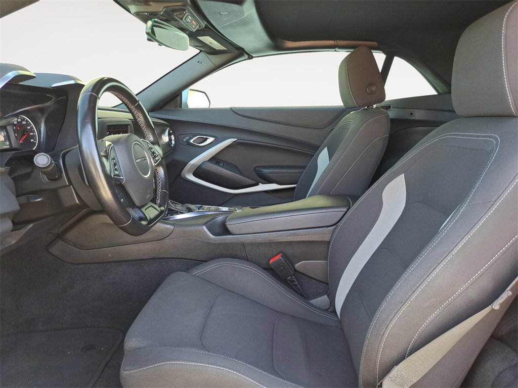 Used 2023 Chevrolet Camaro LT image 9