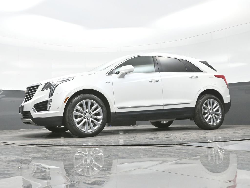 Used 2017 Cadillac XT5 Platinum w/ Driver Assist Package image 21