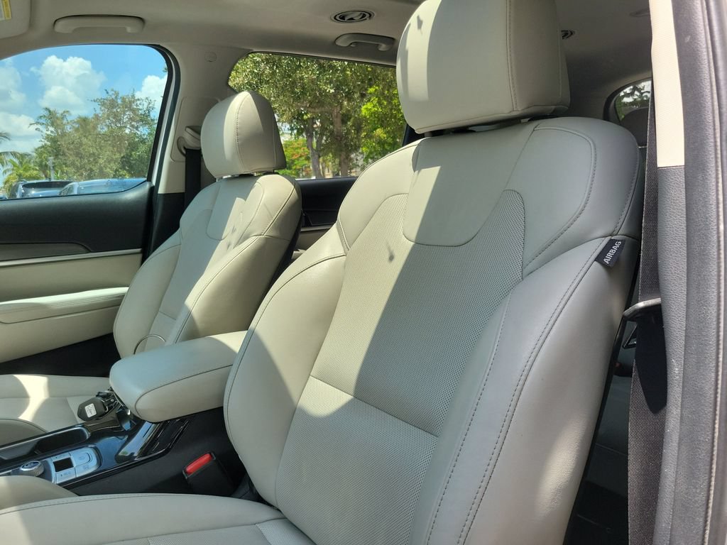 Used 2022 Kia Telluride S FWD image 16