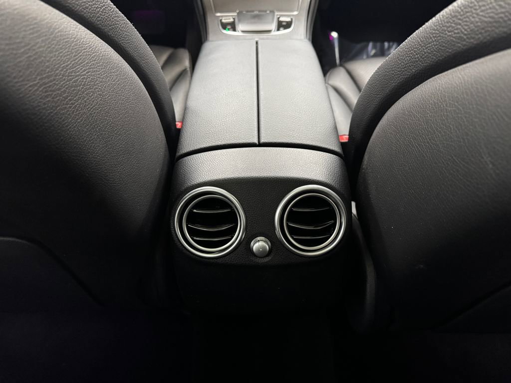 Used 2020 Mercedes-Benz GLC 300 4MATIC image 31