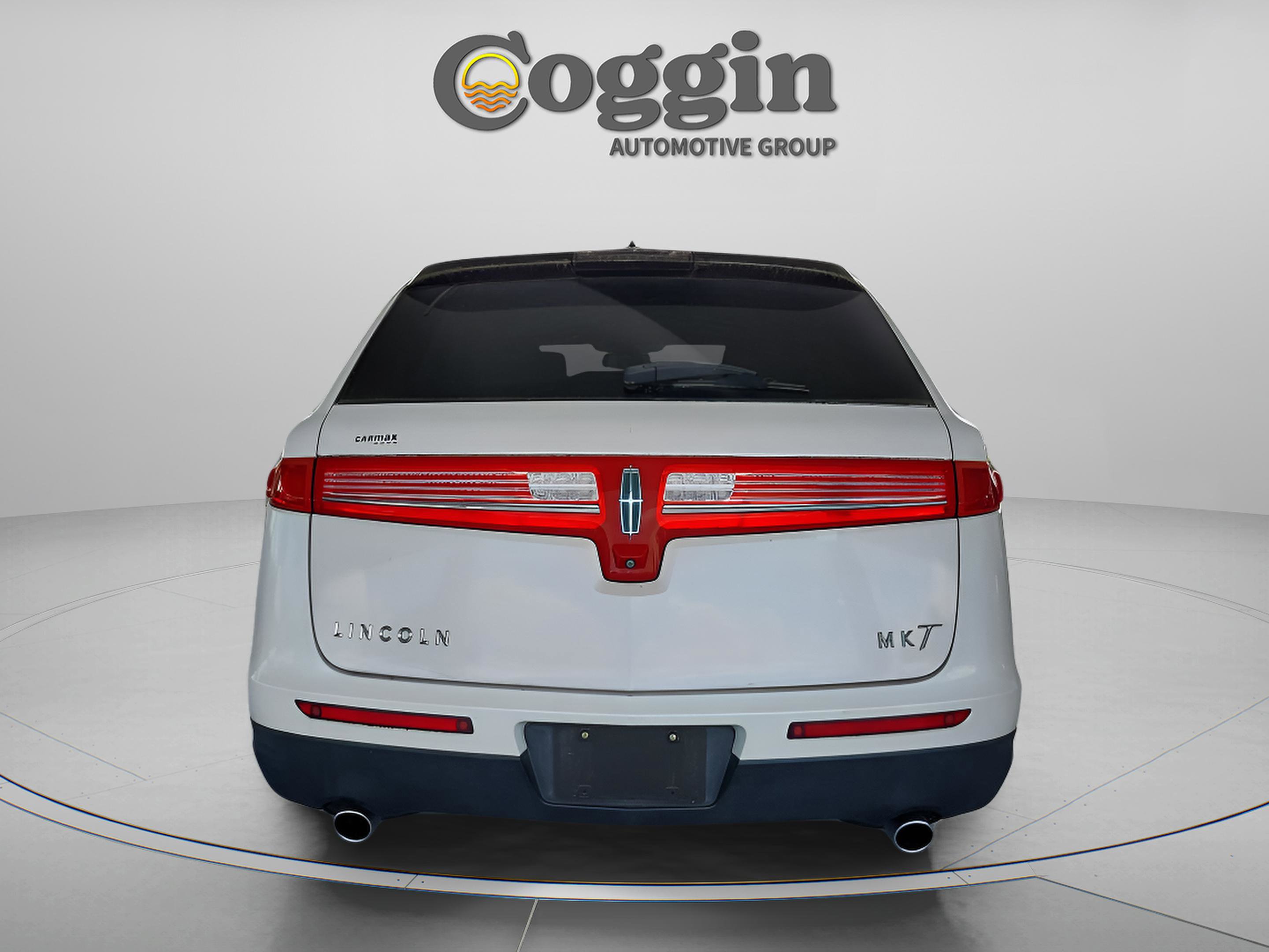 Used 2014 Lincoln MKT FWD image 4