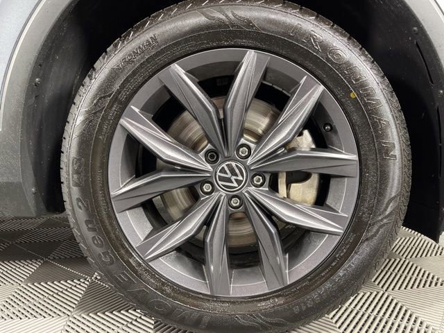 Used 2023 Volkswagen Tiguan SE image 14