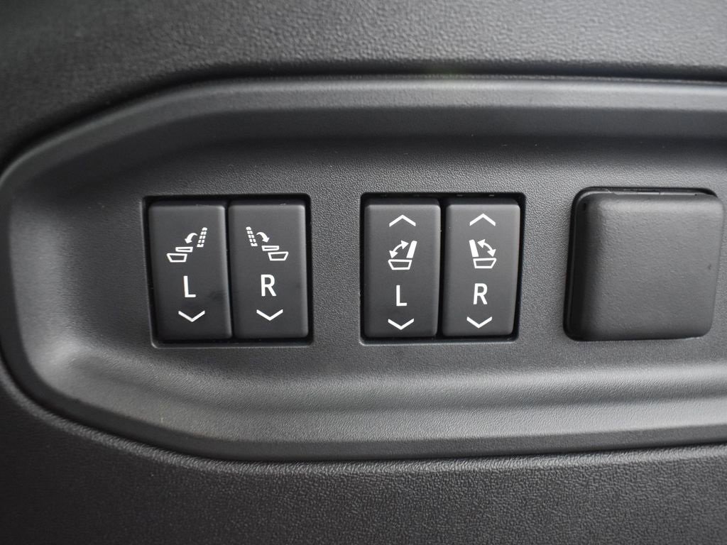 New 2026 Cadillac Vistiq Luxury w/ LPO, Floor Liner Package image 34