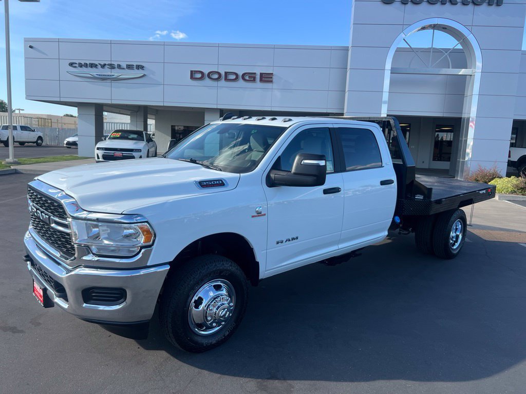 Used 2024 RAM 3500 SLT w/ Quick Order Package 2YG SLT AWD/4WD image 2