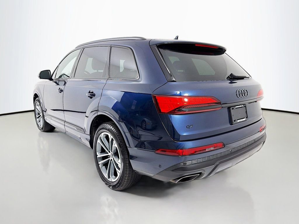 Used 2025 Audi Q7 2.0T Premium w/ Convenience Plus Package AWD/4WD image 5