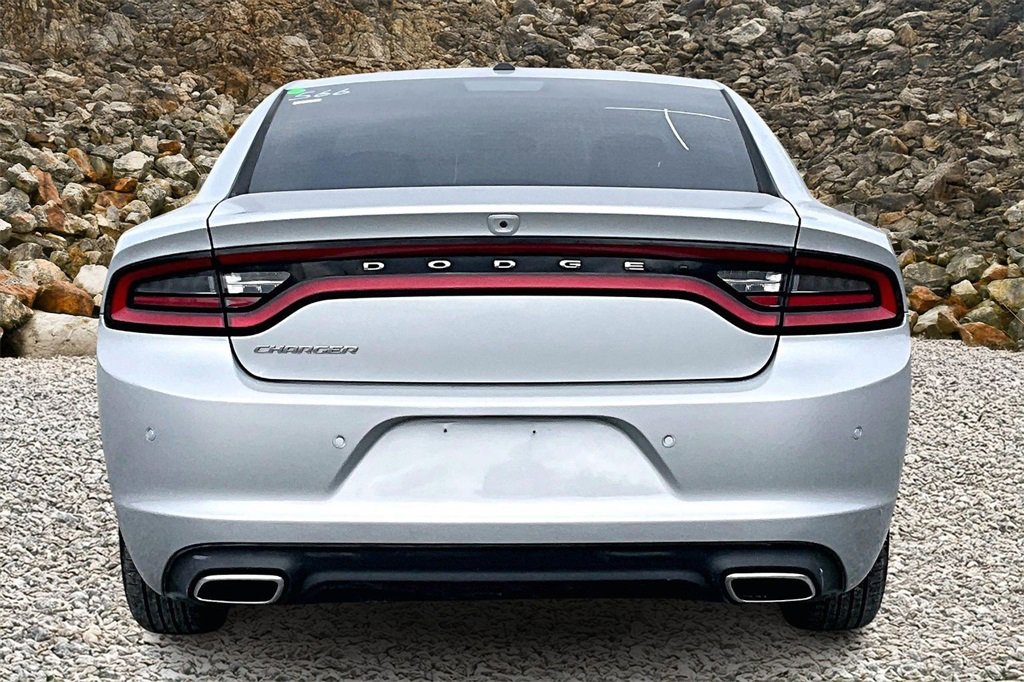 Used 2020 Dodge Charger SXT w/ Leather Interior Group image 4