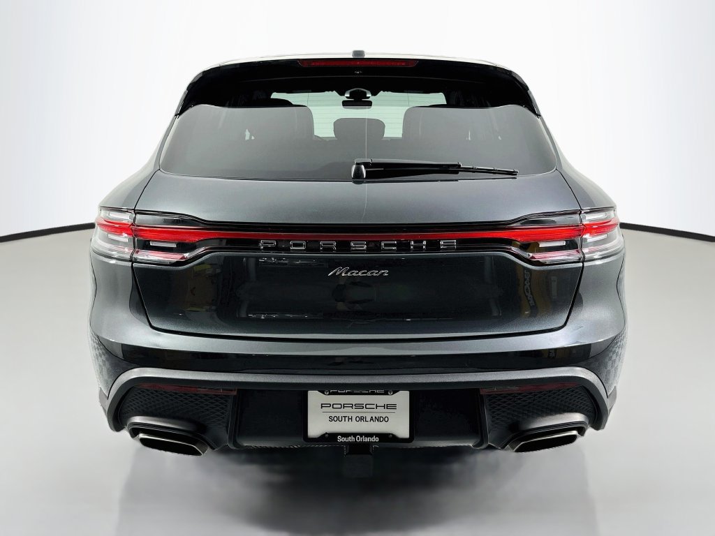Certified 2024 Porsche Macan AWD/4WD image 10