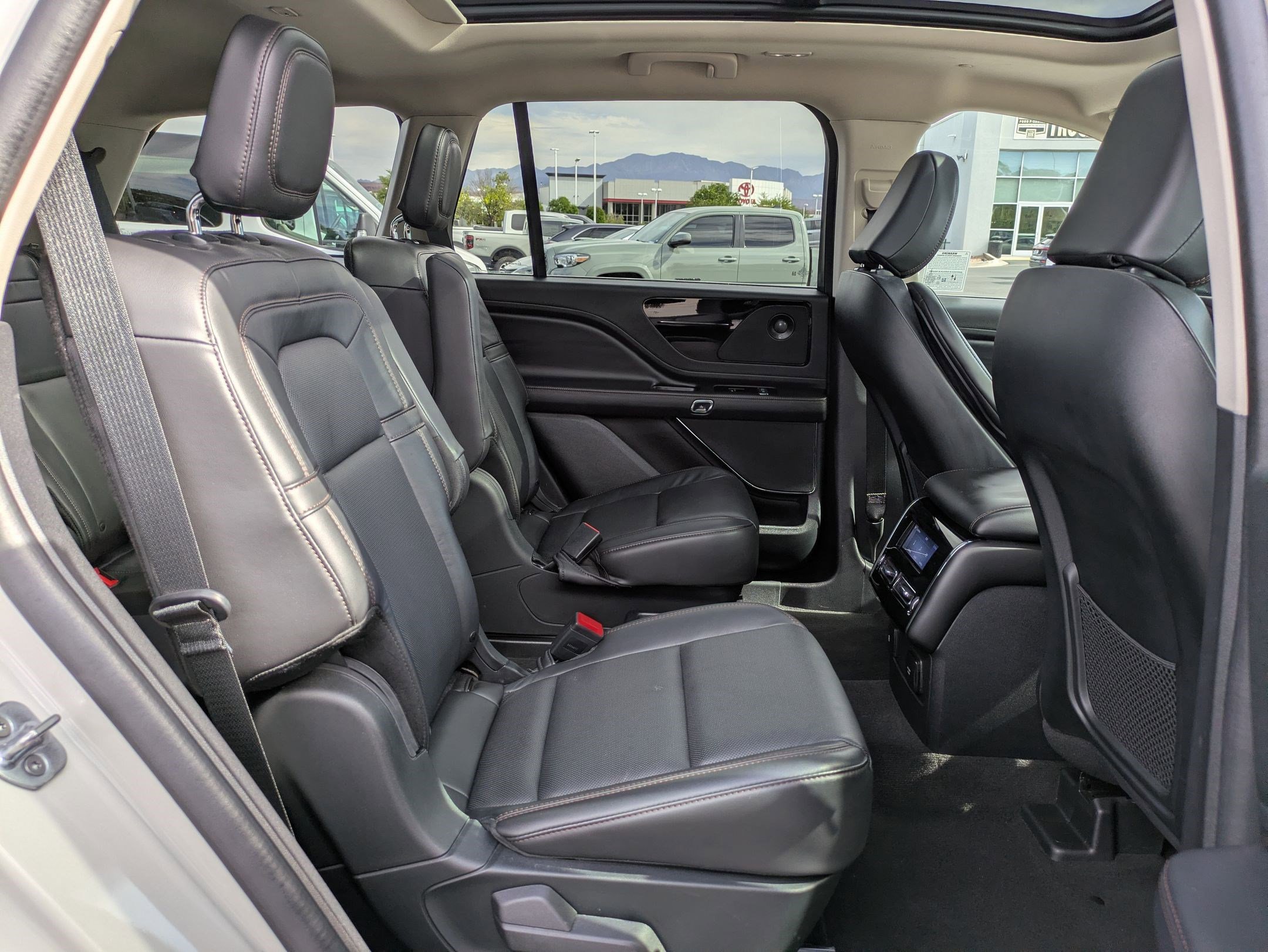 Used 2023 Lincoln Aviator Grand Touring image 31