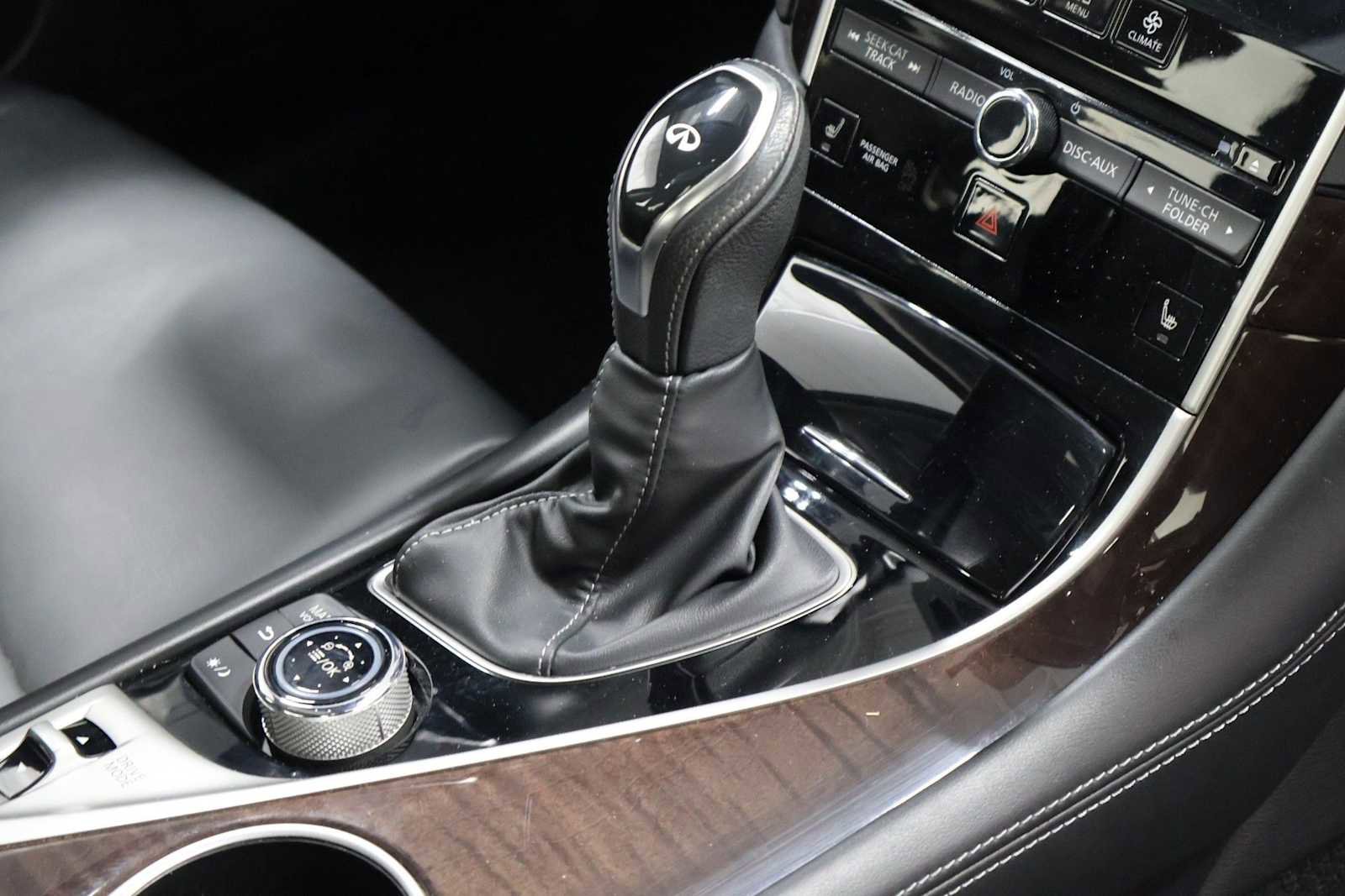 Used 2019 INFINITI Q50 Luxe w/ Essential Package (3.0T Luxe) AWD/4WD image 19