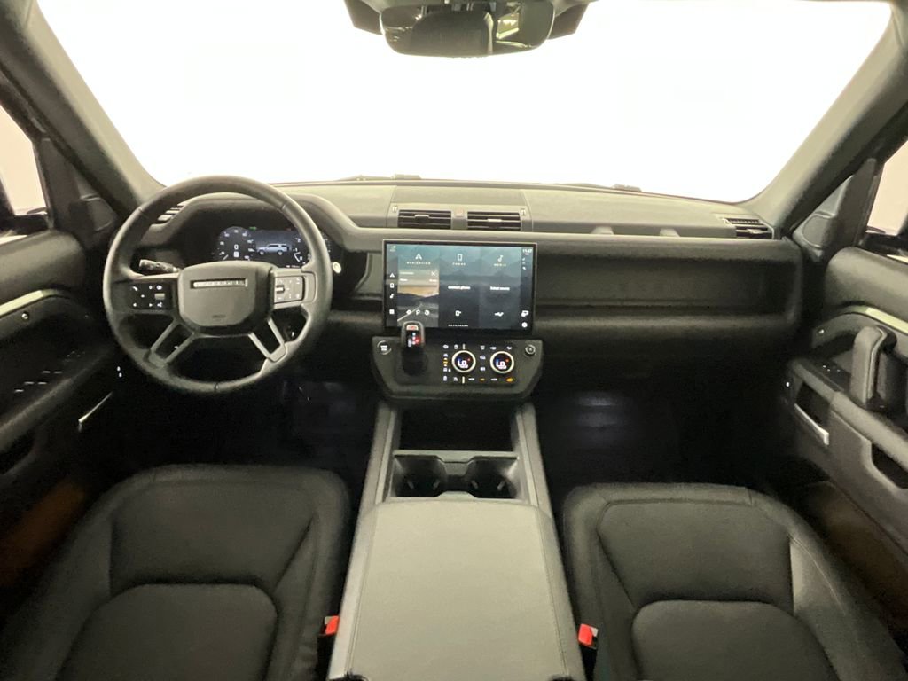 Used 2026 Land Rover Defender 130 X-Dynamic SE AWD/4WD image 10