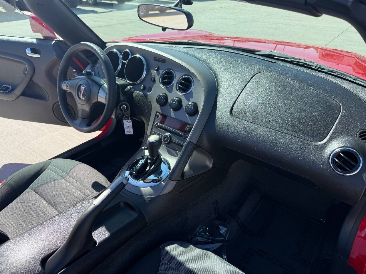 Used 2006 Pontiac Solstice Convertible w/ Power Package RWD image 23