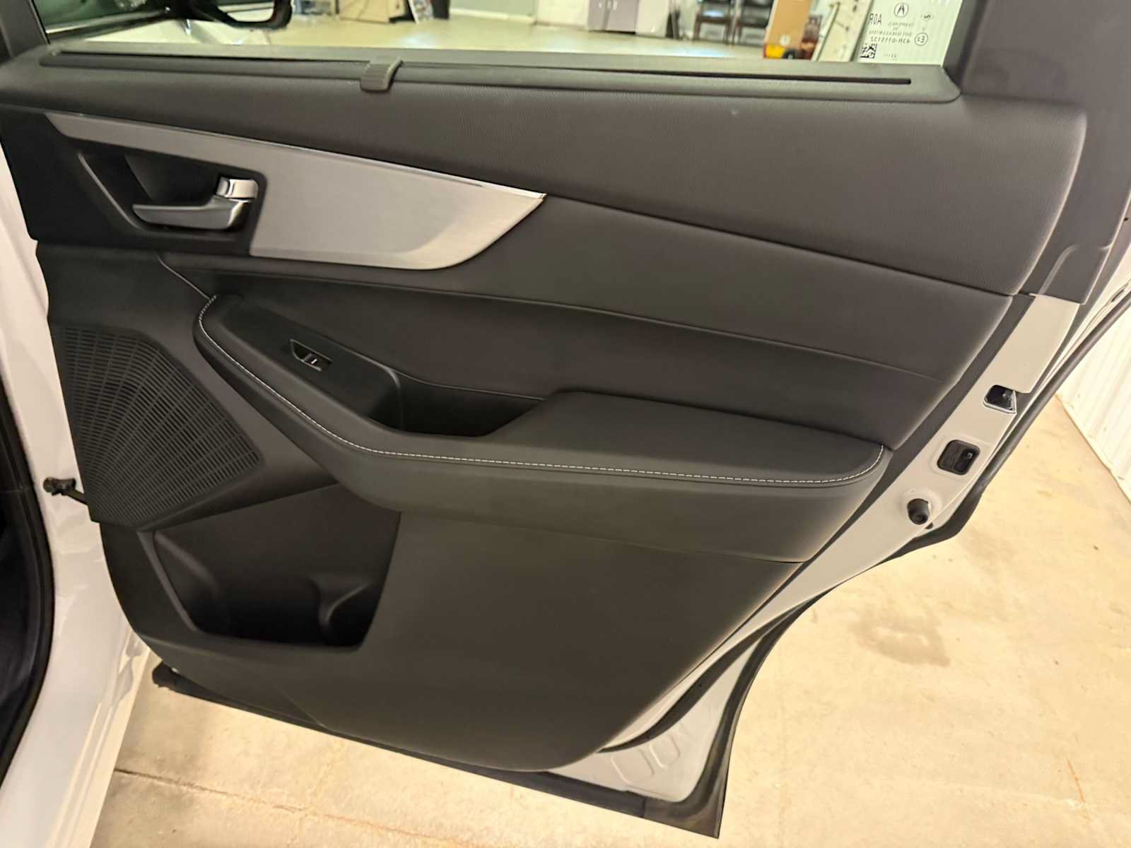 Used 2024 Acura MDX SH-AWD w/ Technology Package image 27