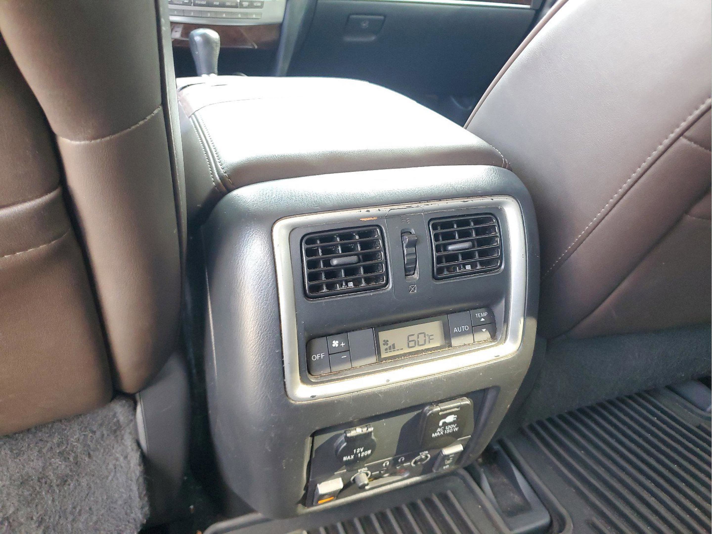 Used 2015 INFINITI QX60 FWD w/ Deluxe Touring Package image 12