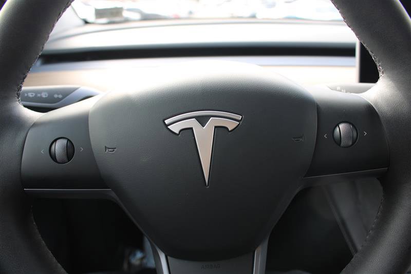 Used 2025 Tesla Model Y Long Range image 13
