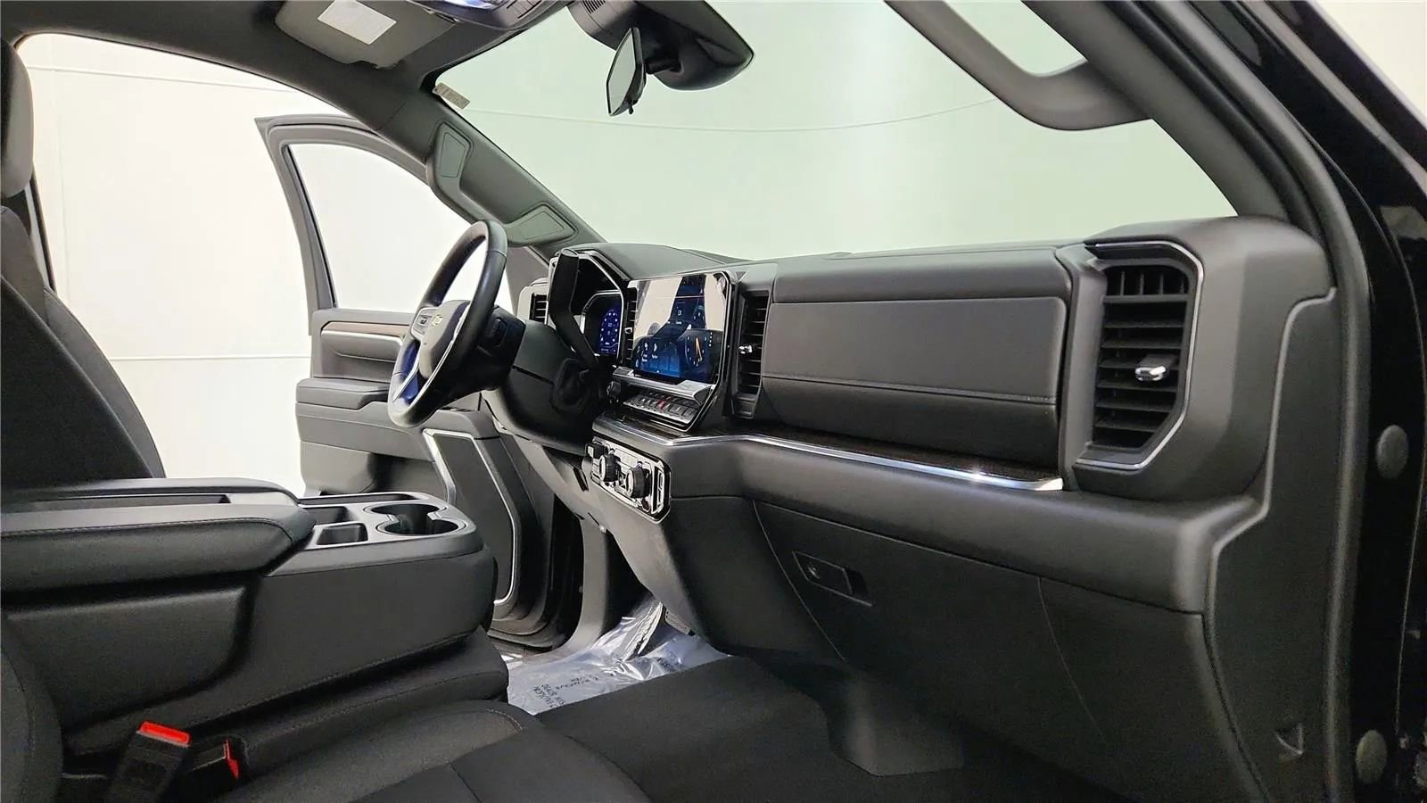 Used 2023 Chevrolet Silverado 1500 LT image 38