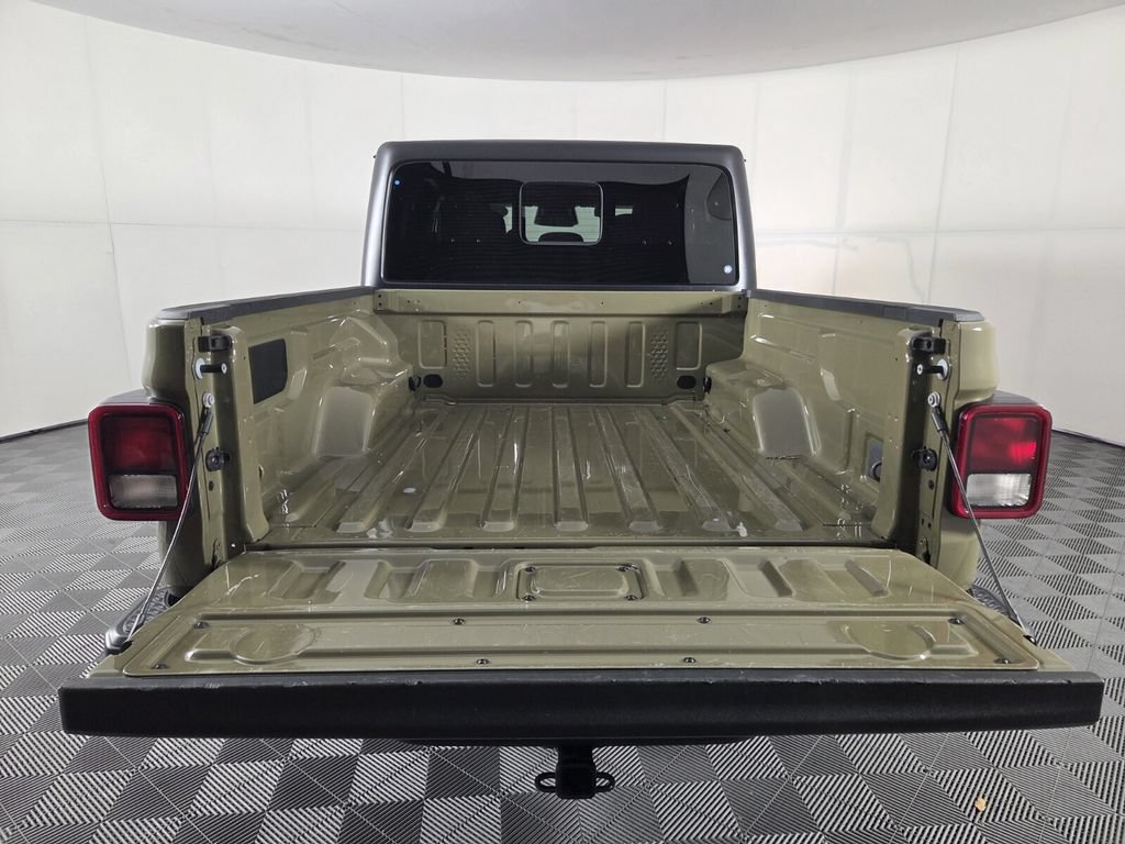 Used 2026 Jeep Gladiator Sport AWD/4WD image 25