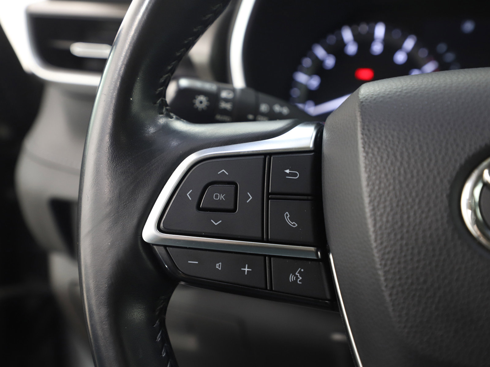 Used 2021 Toyota Highlander XLE image 27