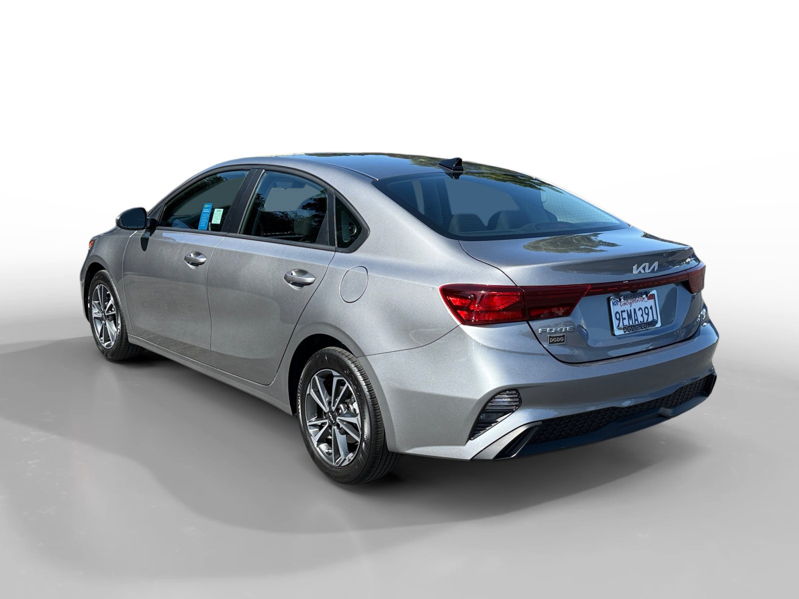 Used 2023 Kia Forte LXS FWD image 3