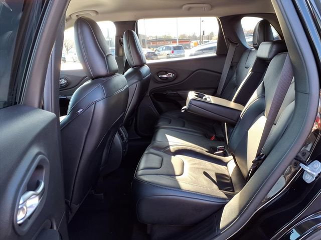 Used 2023 Jeep Cherokee Altitude Lux image 17