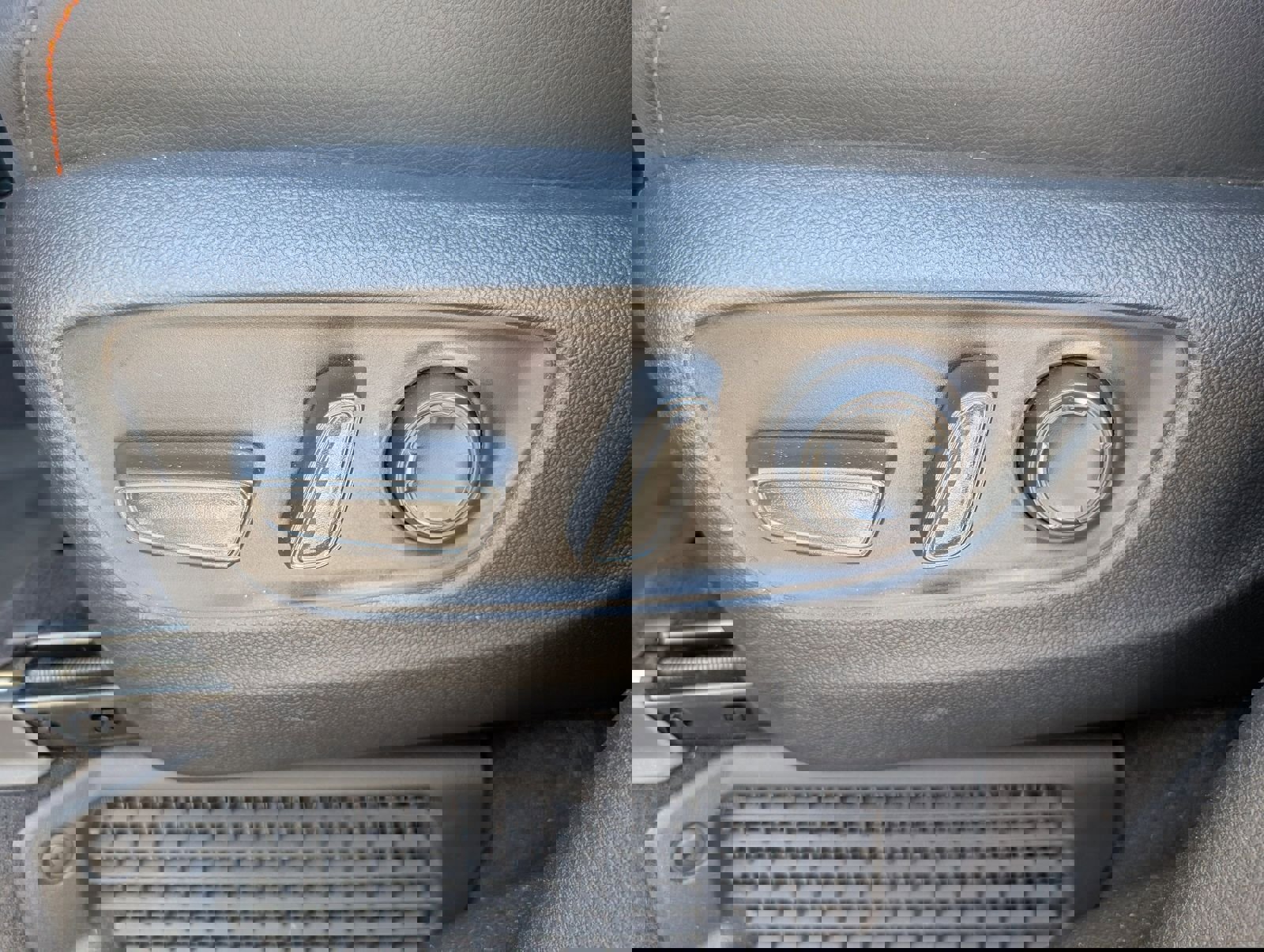 Used 2024 Toyota Sienna XSE image 16