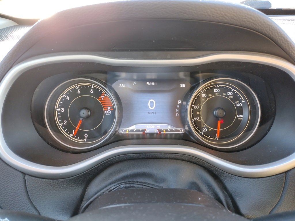 Used 2017 Jeep Cherokee Limited image 24