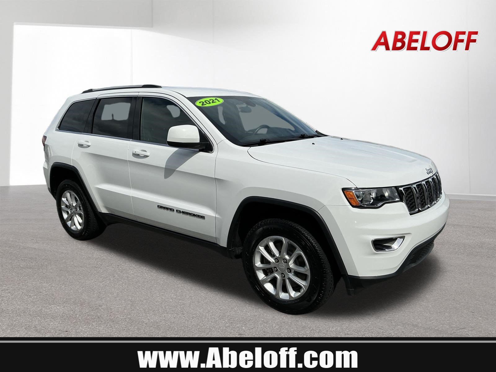 Used 2021 Jeep Grand Cherokee Laredo AWD/4WD image 1