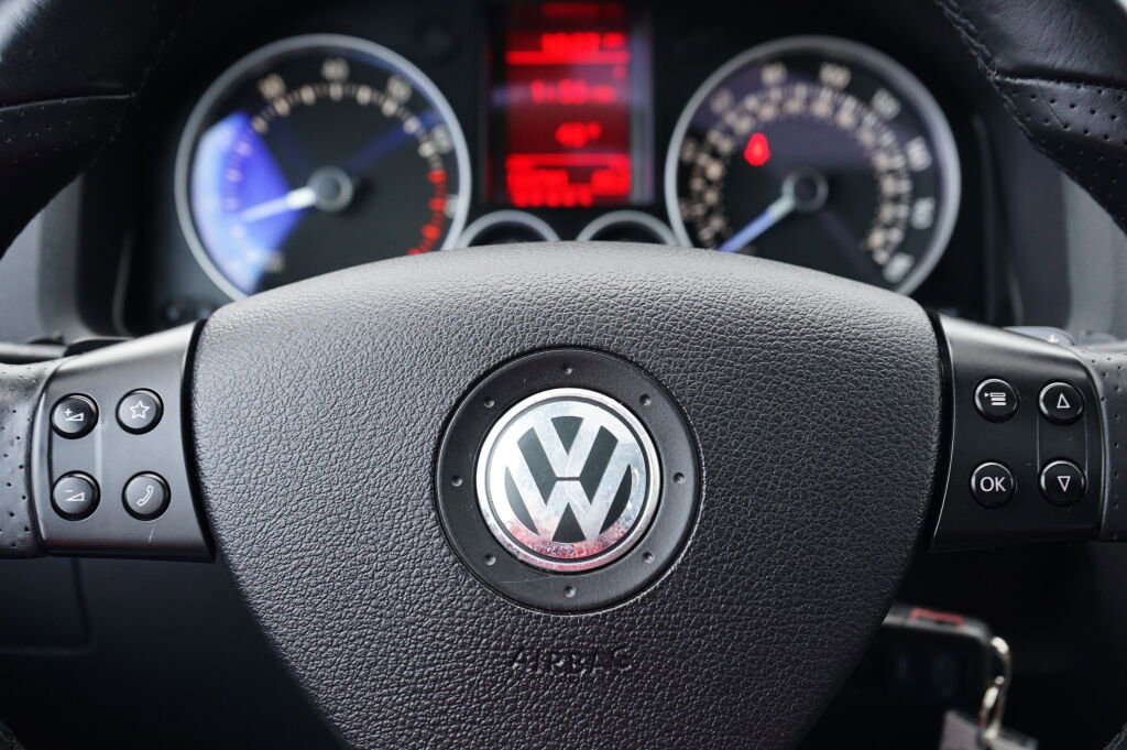 Used 2008 Volkswagen R32 image 16