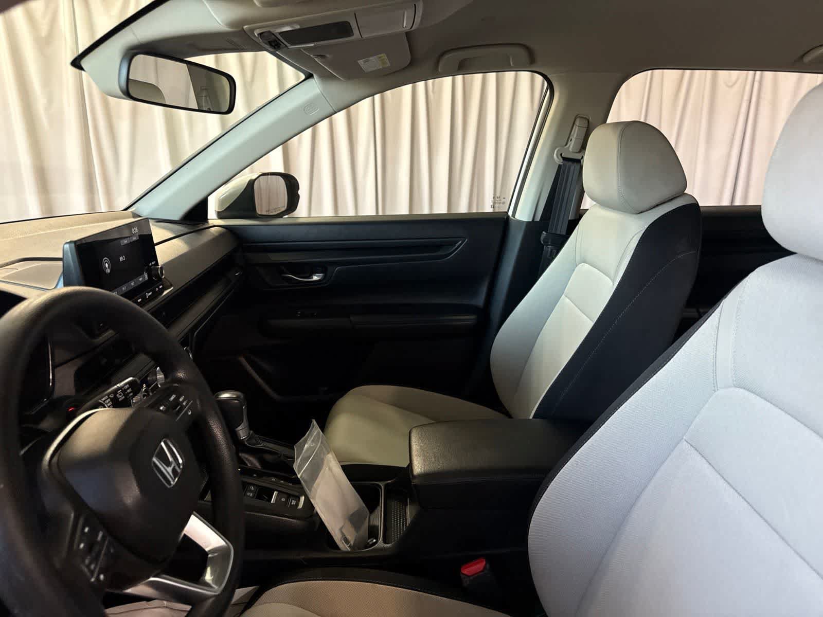 Used 2024 Honda CR-V LX image 17