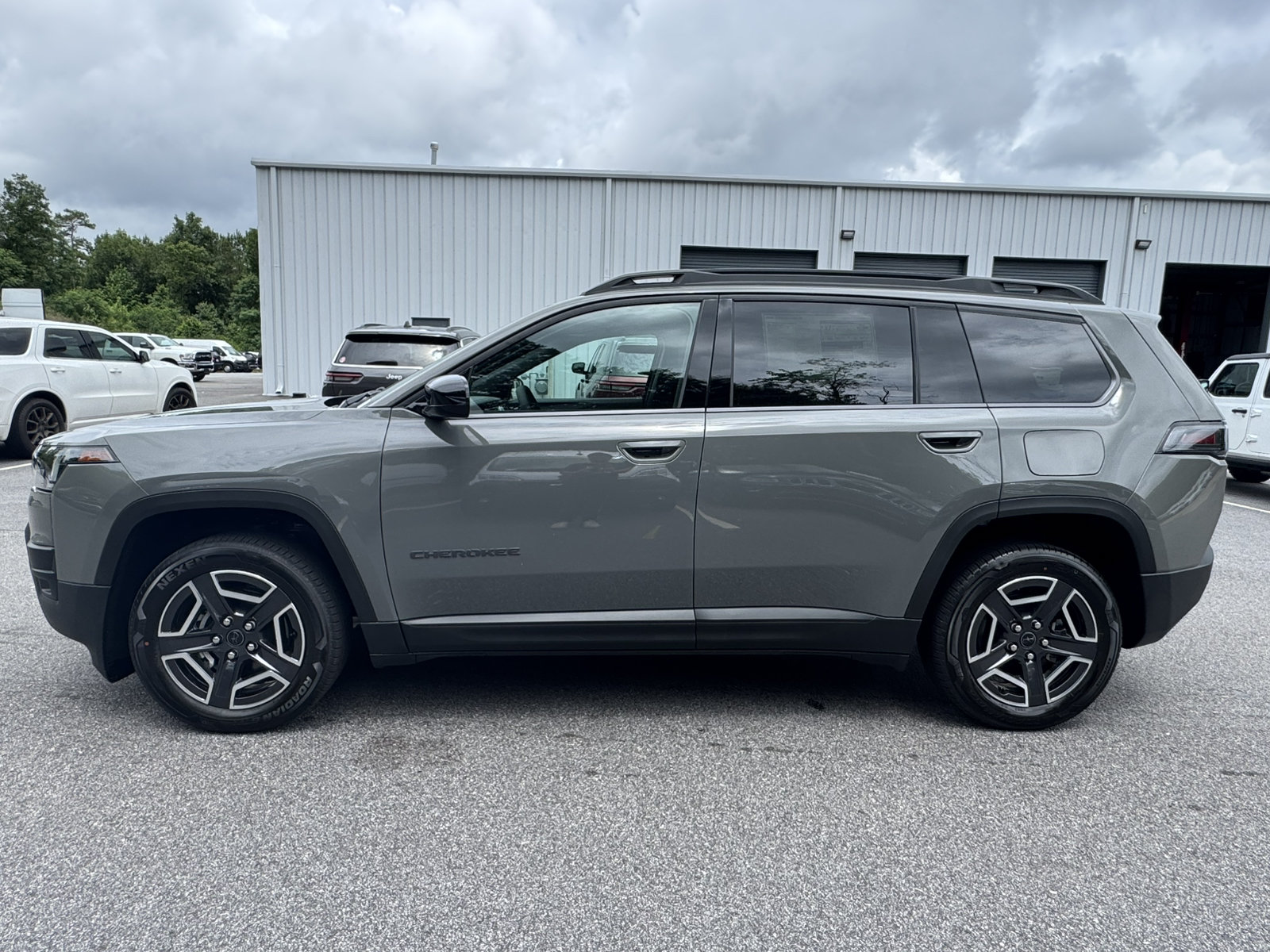 New 2026 Jeep Cherokee Laredo AWD/4WD image 8