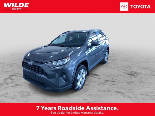Used 2020 Toyota RAV4 XLE w/ All Weather Liner Package image 5