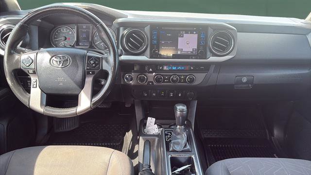 Used 2016 Toyota Tacoma TRD Off-Road w/ Premium & Technology Package AWD/4WD image 24