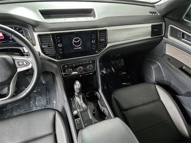 Used 2023 Volkswagen Atlas Cross Sport SE w/ Black Wheel Package image 17