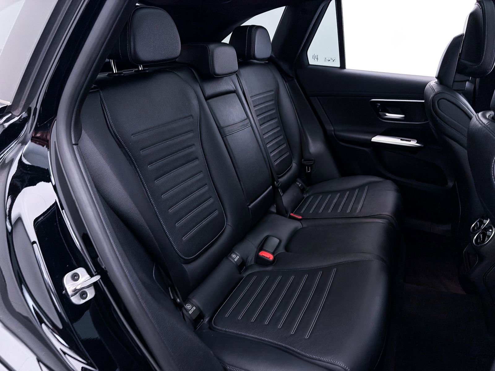 Used 2024 Mercedes-Benz GLC 43 AMG 4MATIC image 37