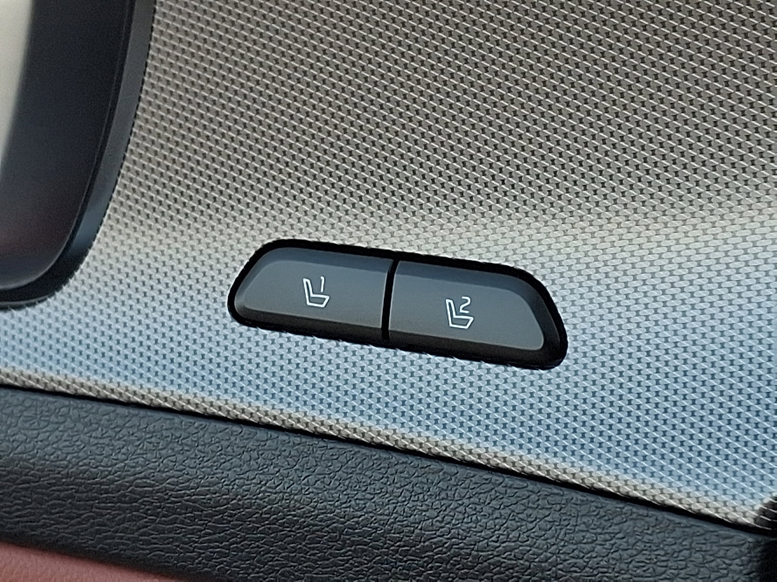 Certified 2025 Kia Sportage SX image 29