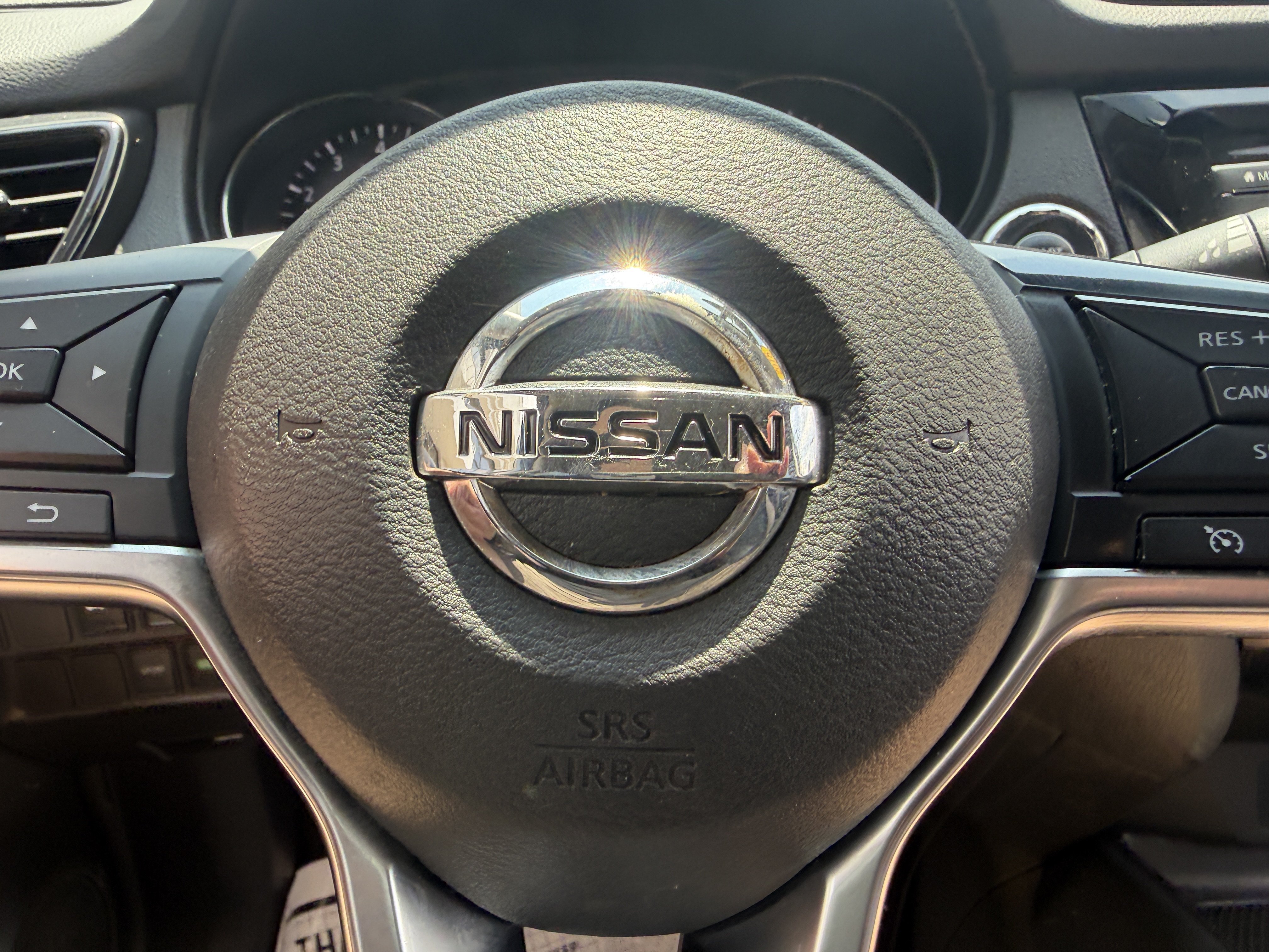 Used 2018 Nissan Rogue SV FWD image 34