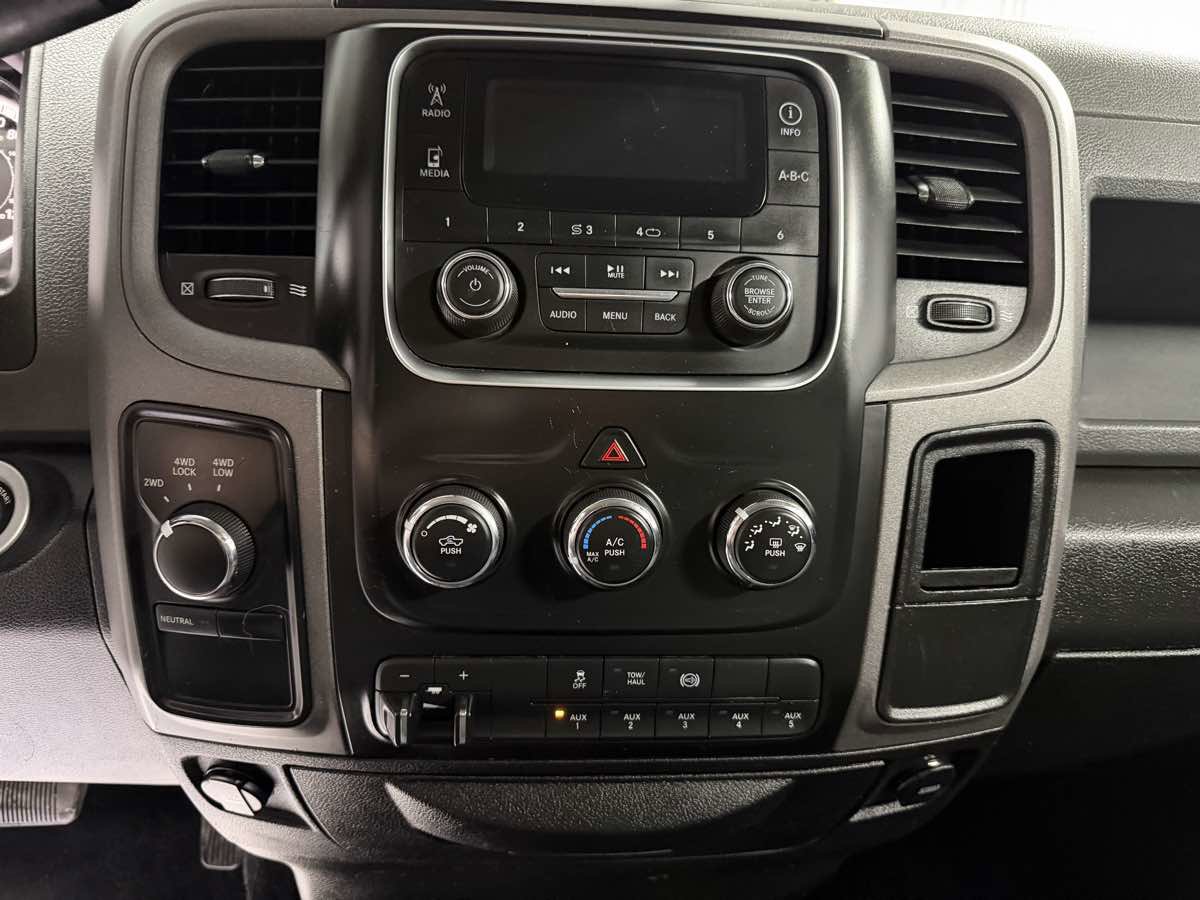 Used 2018 RAM 2500 Tradesman w/ Chrome Appearance Group AWD/4WD image 17