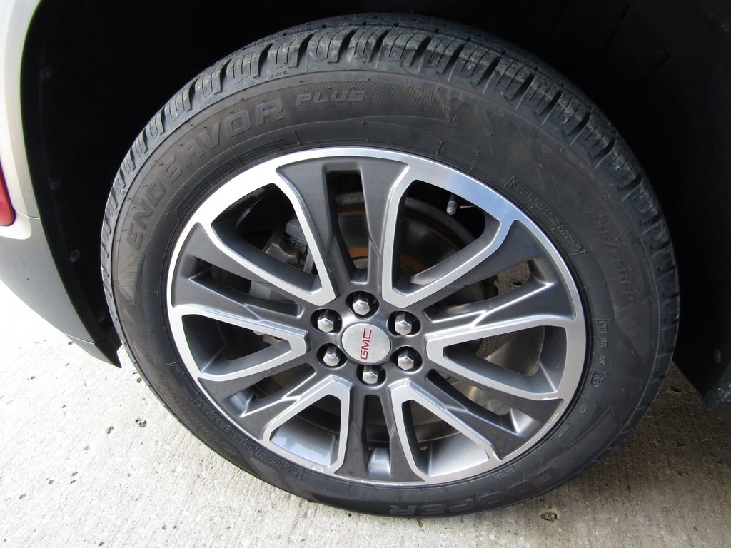 Used 2019 GMC Acadia SLT image 30