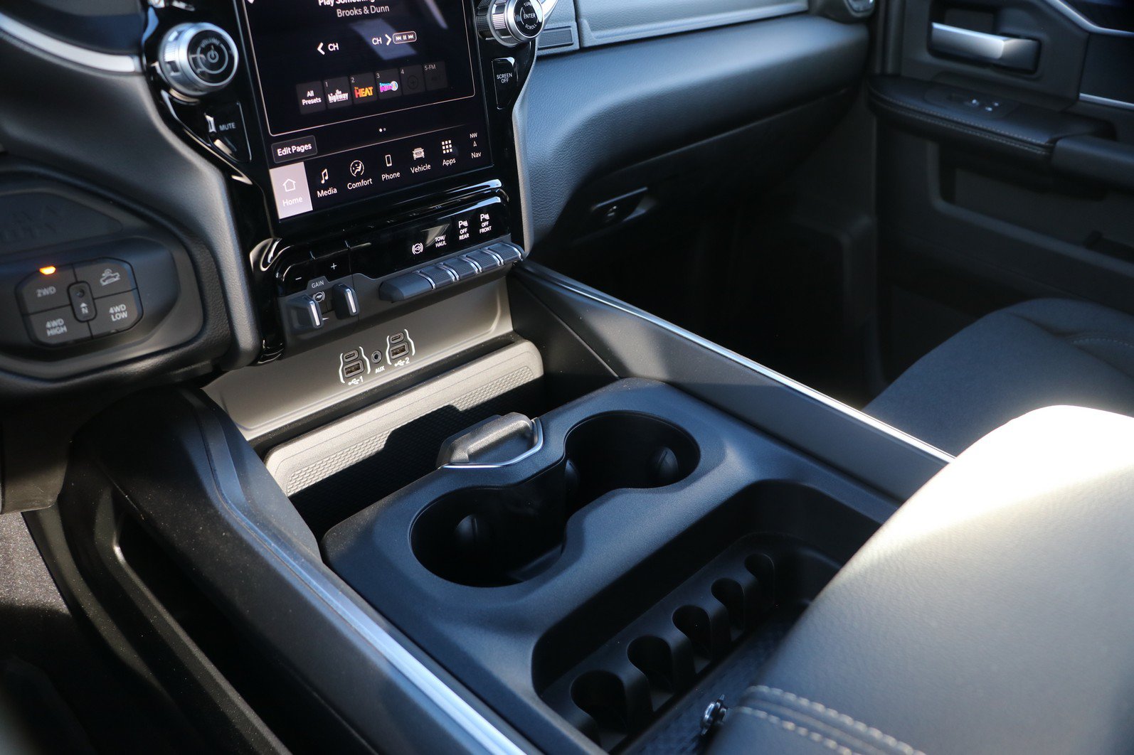 New 2026 RAM 2500 Big Horn AWD/4WD image 24