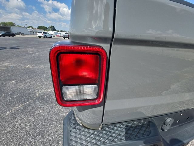 Used 2023 Jeep Gladiator Sport AWD/4WD image 29