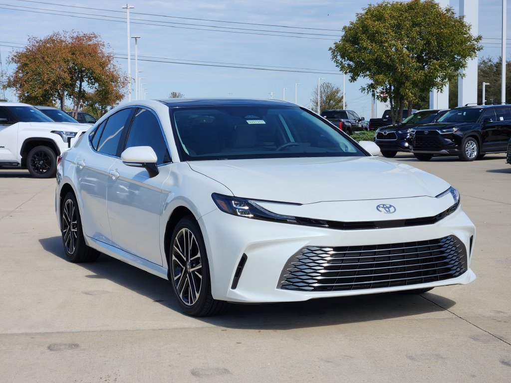 New 2026 Toyota Camry Hybrid FWD image 3