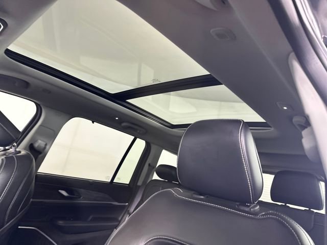 Used 2023 Jeep Grand Cherokee 4WD 4xe w/ Luxury Tech Group II image 12