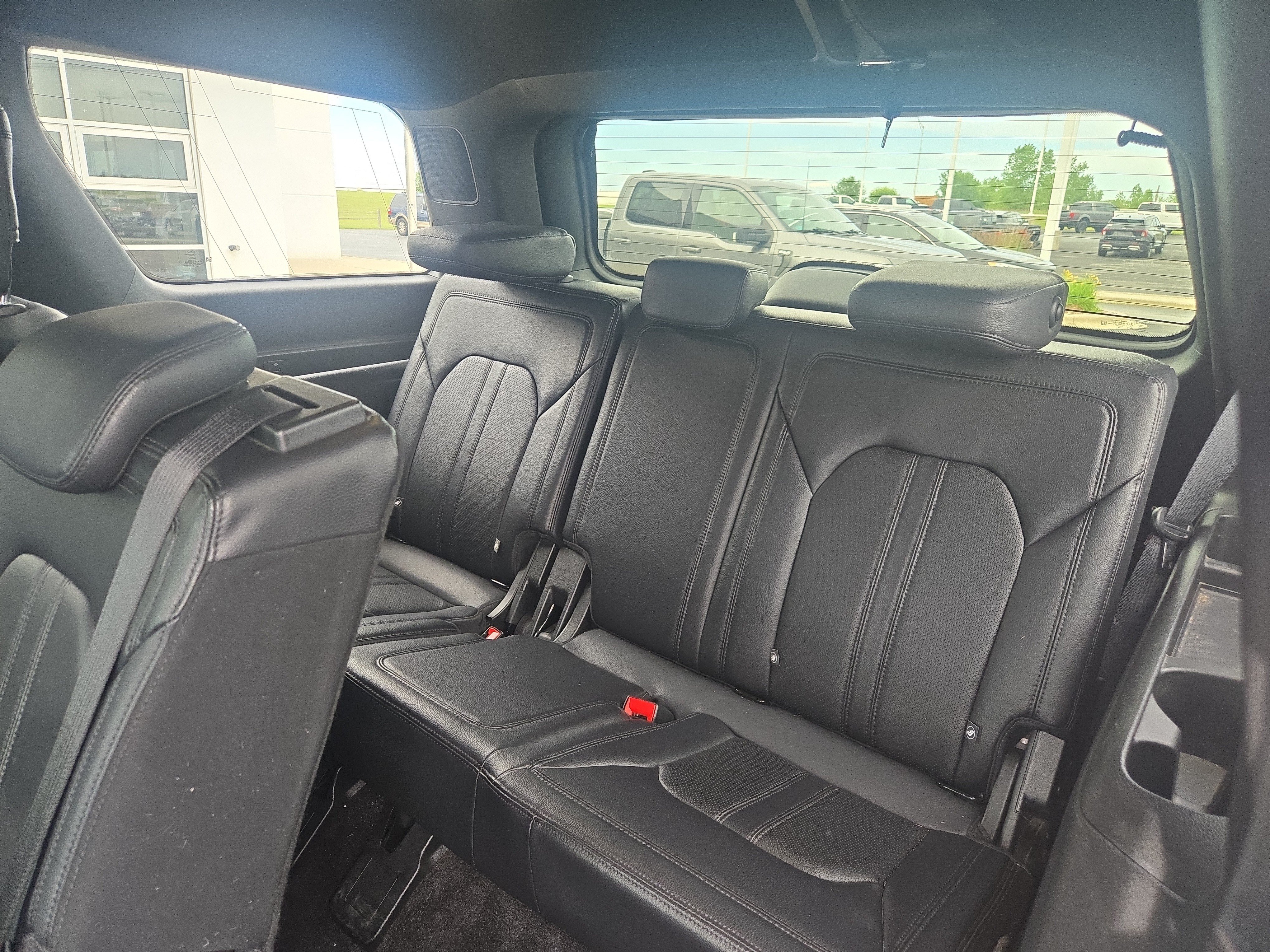 Used 2019 Ford Expedition Limited w/ Driver Assistance Package AWD/4WD image 12